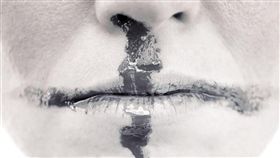 １６：９
世足／渣男一堆…英格蘭輸球婦女最崩潰　家暴率暴增38％
圖／翻攝自jwt
https://www.jwt.com/pt/trabalho/the-not-so-beautiful-game