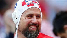 克球迷戴「水球帽」應援　原因竟是…
世足,世界盃,克羅埃西亞,水球帽,Vedran Corluka,喬爾盧卡
翻攝自推特