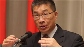 徐國勇：2025非核家園是自然形成媒體報導，前總統馬英九與前行政院長江宜樺指2025年非核家園目標無法達成；行政院發言人徐國勇（圖）28日在行政院主持院會後記者會時表示，「非核家園不是強迫形成的，是根據法律跟核電廠壽命自然形成的。」中央社記者裴禛攝　107年6月28日