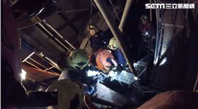 新莊工人摔電梯井　鋼筋穿體大出血！無生命跡象搶救中
圖／翻攝畫面