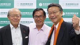 陳水扁（中）與愛知和男（左）、中津川博鄉（右）（圖／翻攝自陳水扁新勇哥物語）
