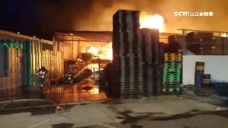 新營工廠爆炸起火　消防員熱衰竭送醫