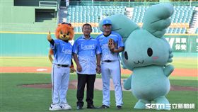 西武名將田邊德雄來台灣開球。（圖／記者王怡翔攝）