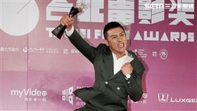 鄭人碩獲頒台北電影獎最佳男配角，心情相當開心。（圖／記者邱榮吉攝影）