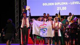 美聲再現國際！高雄市立寶來國中之「寶中天籟合唱團」於7月9日代表台灣遠赴南非茲瓦尼市參加「2018世界合唱比賽」(2018 World Choir Games)，而此項比賽為世界規模最大並享有「合唱界奧林匹克」盛譽之稱。校方為籌足480餘萬旅費四處奔走，而他們果然不負眾望在「有伴奏民謠組OpenCompetition」項目中擊敗參賽的14個國家隊伍，最後勇奪金牌。