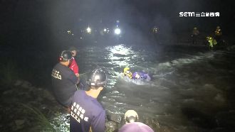 未申請就闖入山！30遊客受困山區