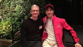 王力宏,蘋果執行長庫克/翻攝自臉書
