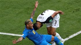 VAR影像助理裁判在本屆世界盃啟用。（圖／路透社／達志影像）