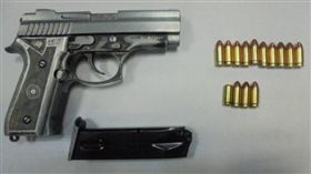 基隆,安樂所,路檢,槍枝,毒品（圖／翻攝畫面）