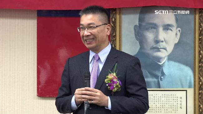 險輟學到掌內政部　徐國勇人生起伏大