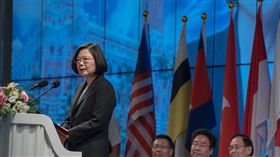 蔡英文總統16日上午出席亞洲台灣商會聯合總會第25屆第3次理監事聯席會議。（圖／總統府提供）