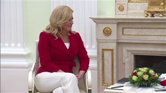 賽後突爆雨　克羅埃西亞女總統溼答答