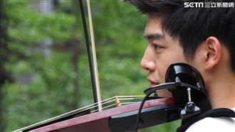 極品鮮肉就是他！直擊音樂才子簡伯廷