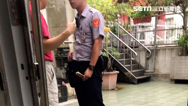 疑久病厭世！老翁獨坐客廳割頸身亡