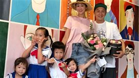 陳浩民跟老婆蔣麗莎共育有一子三女。(翻攝微博)