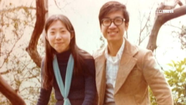 相守學姊40年　徐國勇妻現身交接禮