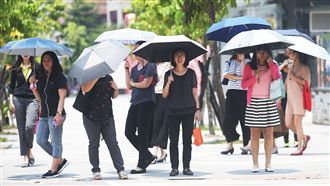 3縣市大雨特報！明飆36度周末轉雨