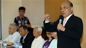 蘇貞昌與宗教界有約民進黨提名新北市長參選人蘇貞昌（右）24日下午在台大校友會館出席「蘇貞昌市長參選人與新北社團有約—宗教界茶會」活動並致詞。中央社記者鄭傑文攝　107年6月24日