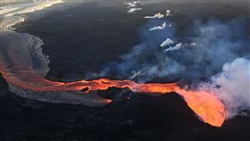 夏威夷奇勞亞（Kilauea）火山噴發引發地震（圖／翻攝自推特）