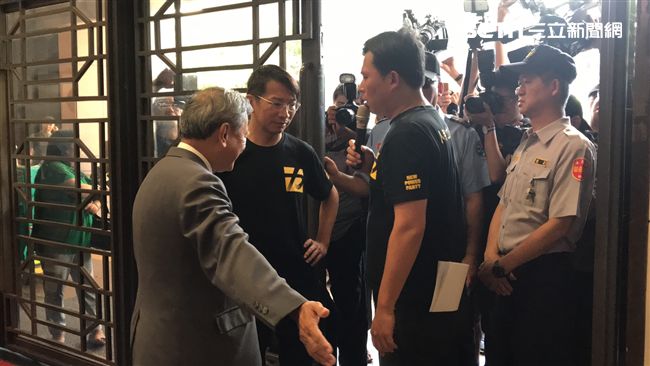 貪污免關檢未上訴　黃國昌直闖法務部