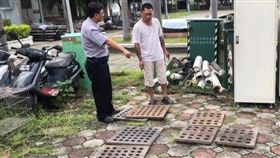 高雄,鳳山區,成功所所長,水溝蓋,竊案,竊盜,贓物,奶粉錢（圖／翻攝畫面）