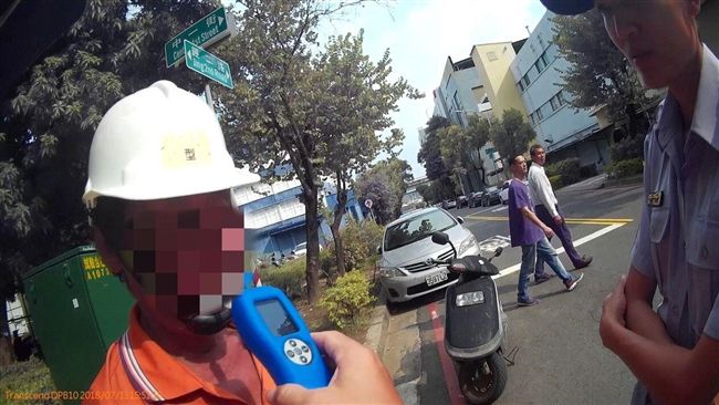 4度酒駕遭逮　男腿軟啜泣：我完了！