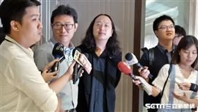 民進黨台北市長參選人姚文智與政務委員唐鳳再談開放政府，討論警消紀念日是否放假（圖／記者李英婷攝）