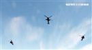 AH-64E阿帕契現場展演炸彈開花、倒退飛極高難度飛行技能展現兵力。（記者邱榮吉/龍潭拍攝）