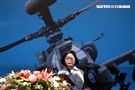 總統蔡英文親自主持「阿帕契全作戰能力」成軍典禮。（記者邱榮吉/龍潭拍攝）
