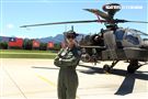 長相甜美陸軍少校楊韻璇是台灣首位、亞洲唯一的阿帕契女性飛行官。（記者邱榮吉/龍潭拍攝）