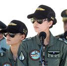 長相甜美陸軍少校楊韻璇是台灣首位、亞洲唯一的阿帕契女性飛行官。（記者邱榮吉/龍潭拍攝）