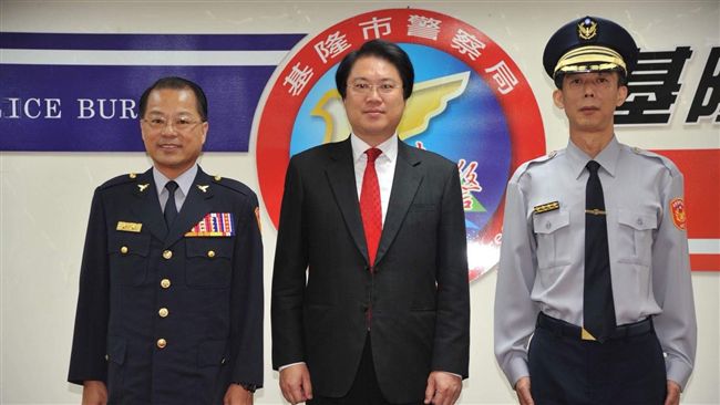 基隆市警局人員陞職　市長林右昌授階