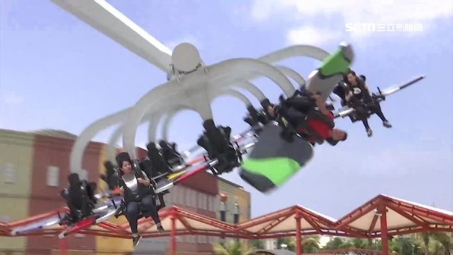 直擊遊樂園「神自轉」　遊客：快吐了