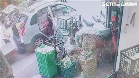 陳女分四次搬走197箱水果後就失聯，店家憤而怒告詐欺（翻攝畫面）