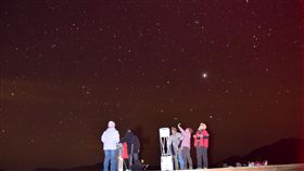 阿里山天文生態體驗營　6月將登場嘉義林管處攜手嘉義市天文協會，6月將在阿里山國家森林遊樂區舉辦「行星季」天文生態體驗營，邀民眾體驗觀星，認識天文知識。（林管處提供）中央社記者江俊亮傳真　107年5月14日