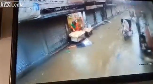 馬路淹水意外被電暈　無人救橫死街頭