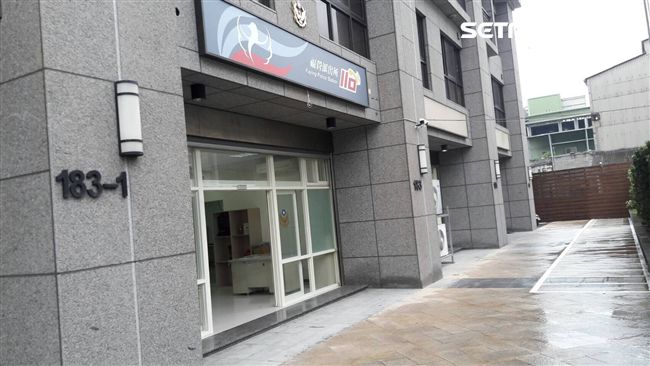 不爽攤販被取締　男帶西瓜刀大鬧警局