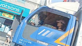 超殺女駕駛開貨車（圖／翻攝自爆廢公社 臉書）
