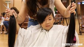 徐凱恩,幼稚園,台中慈濟醫院,癌症資源中心,假髮,病人,癌症
圖／台中慈院