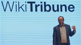 維基百科創辦人出席數位創新論壇（2）維基百科創辦人威爾斯（Jimmy Wales）19日在台北出席ABAC數位創新論壇（DIF），並發表演說。中央社記者徐肇昌攝  107年7月19日