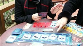 首款本土醫藥桌遊上市，透過簡易的創新玩法，告訴民眾新藥的研發歷程怎麼來。（圖／楊晴雯攝）