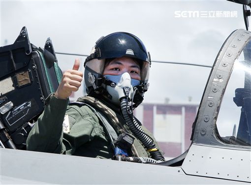 IDF戰機女飛官范宜鈴。（記者邱榮吉/台東拍攝）