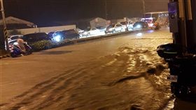 16:9
入夜水還沒退！大雷雨襲南台灣　屏東2等級警戒多處淹水
圖／翻攝畫面