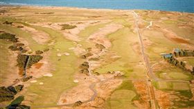 一片荒蕪的林克斯球場。（圖／翻攝自PGA IG）