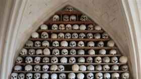 頭骨，人骨，英國肯特郡海斯，教堂，偷竊（圖／翻攝自推特KentPoliceShepway）