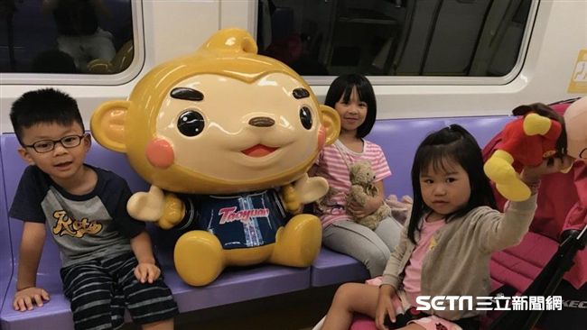 機捷萌彩繪列車　追車時刻表公佈啦