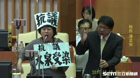 蔣月惠質詢槓上潘孟安　唇槍舌戰這一幕讓網友驚呆了。（圖／翻攝自屏東縣議會官網）