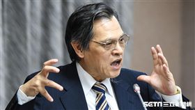 陸委會主委陳明通前往內政委員會備詢。 圖／記者林敬旻攝