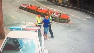 國道車禍藏女屍　疑駕駛勒斃女友棄屍