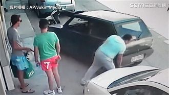 超能先生現街頭？輕鬆搬車嚇路人